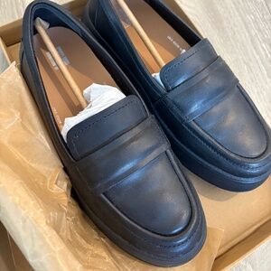 Fitflop Black Loafer women size 7 f-mode padded detail leather platform